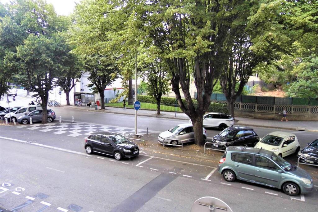 2 Spacious Bedrooms Near Riquier Station! Appartement *